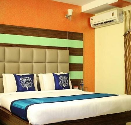 Hotel Seven Hills Inn Tirupati Exteriör bild