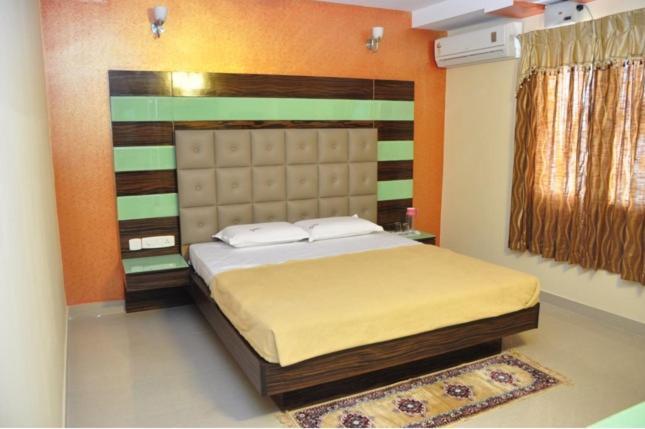 Hotel Seven Hills Inn Tirupati Exteriör bild