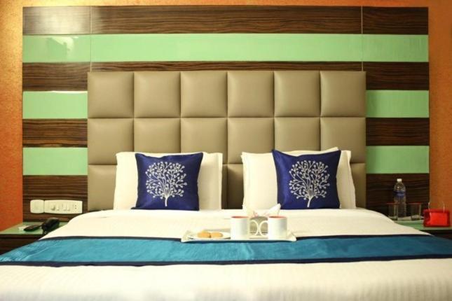 Hotel Seven Hills Inn Tirupati Exteriör bild