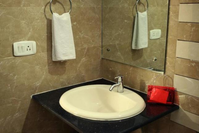 Hotel Seven Hills Inn Tirupati Exteriör bild